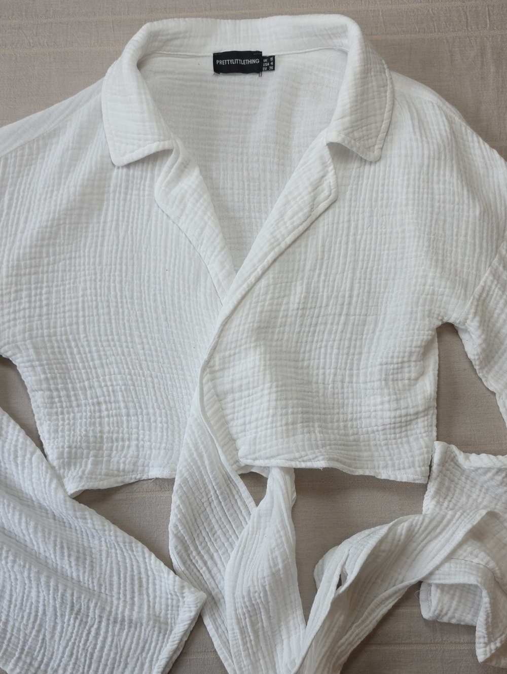 PRETTYLITTLETHING Crinkle Gauze White Wrap Crop Top size 4